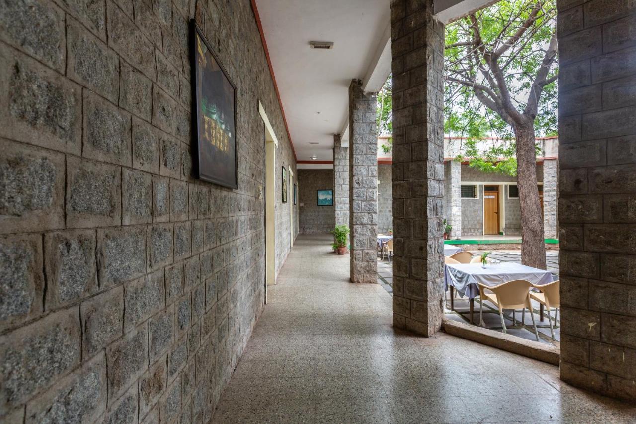 Kstdc Hotel Mayura Bhuvaneshwari Kamalapur Hampi Extérieur photo