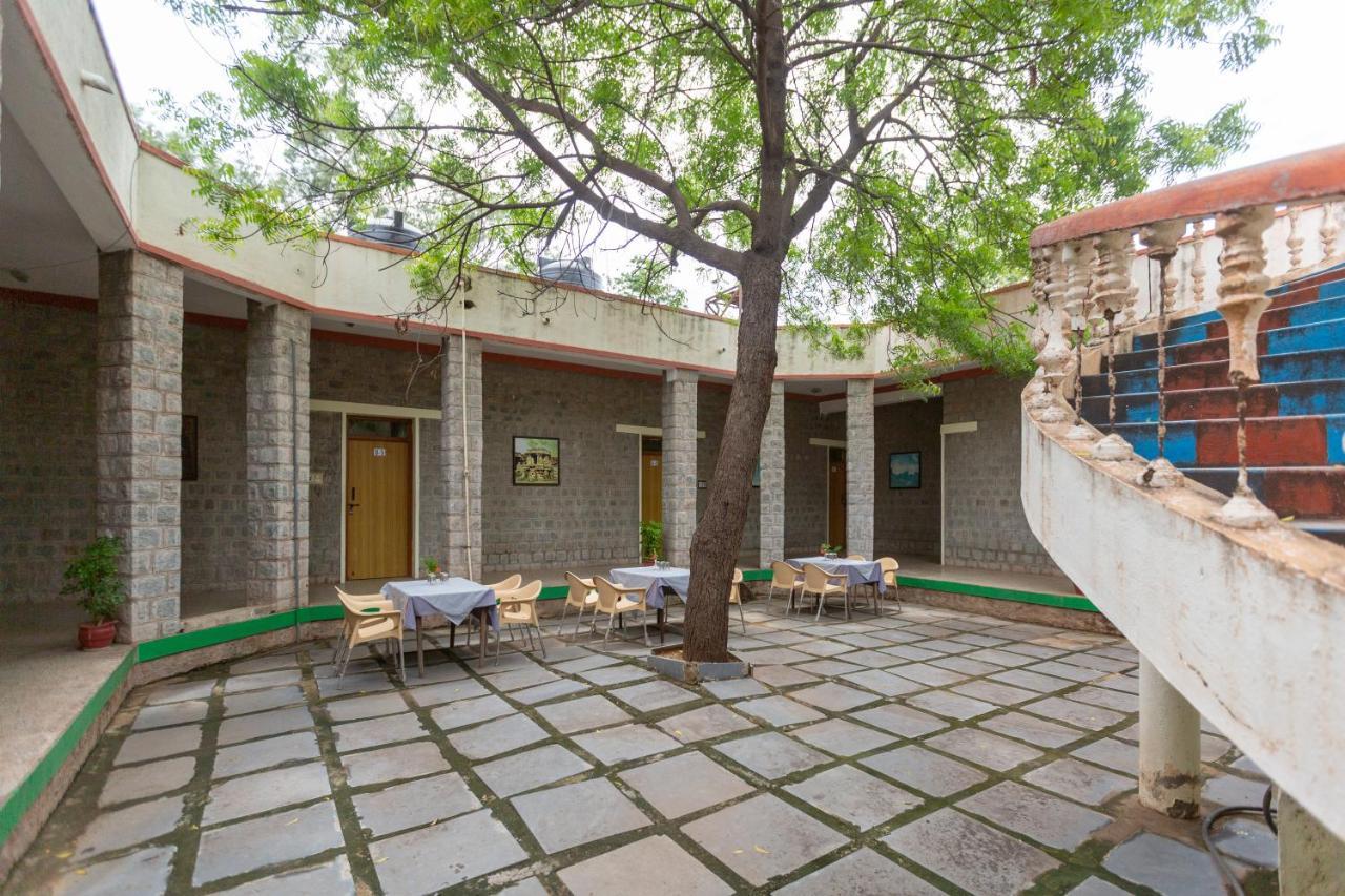 Kstdc Hotel Mayura Bhuvaneshwari Kamalapur Hampi Extérieur photo