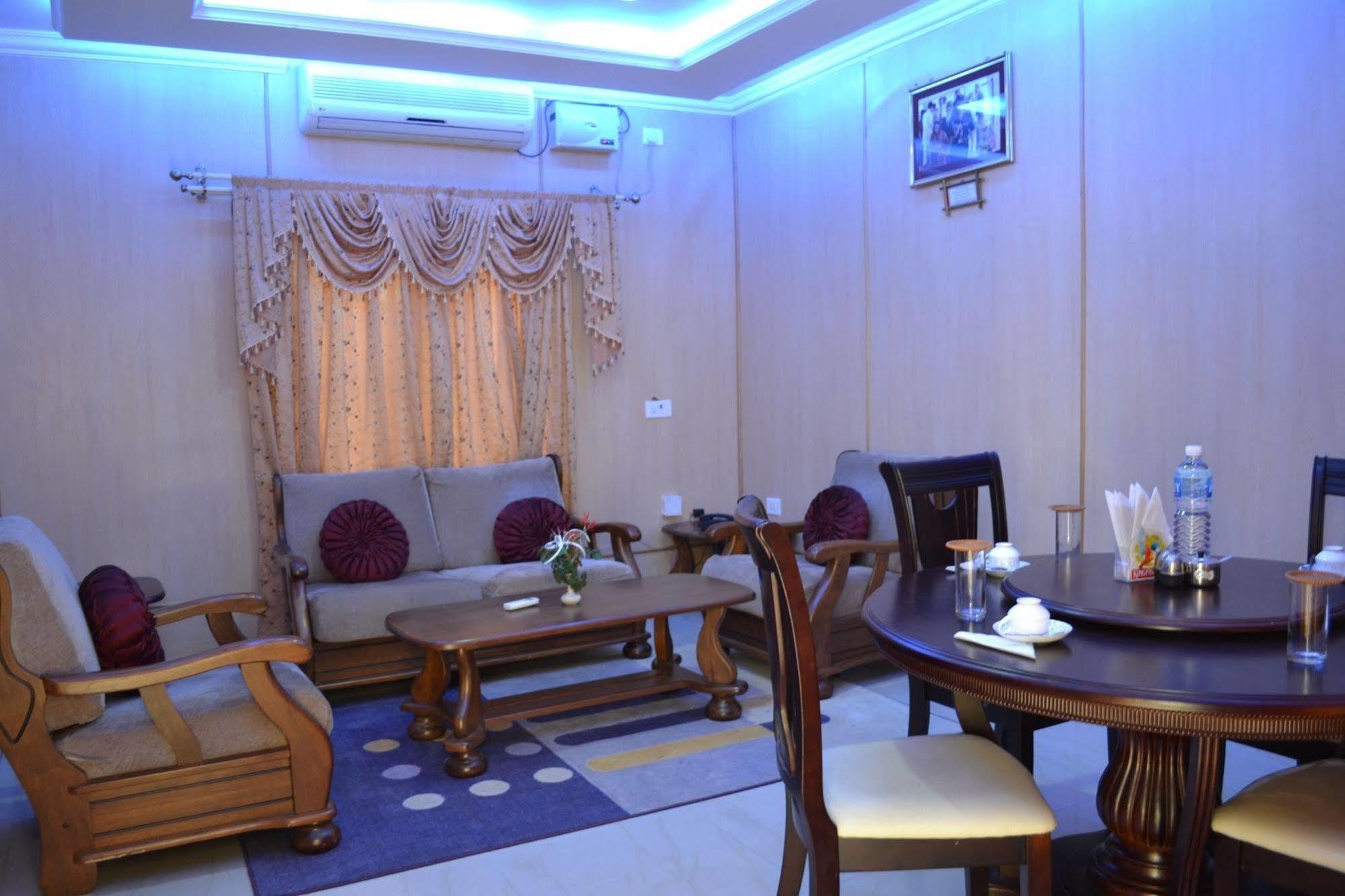 Kstdc Hotel Mayura Bhuvaneshwari Kamalapur Hampi Extérieur photo